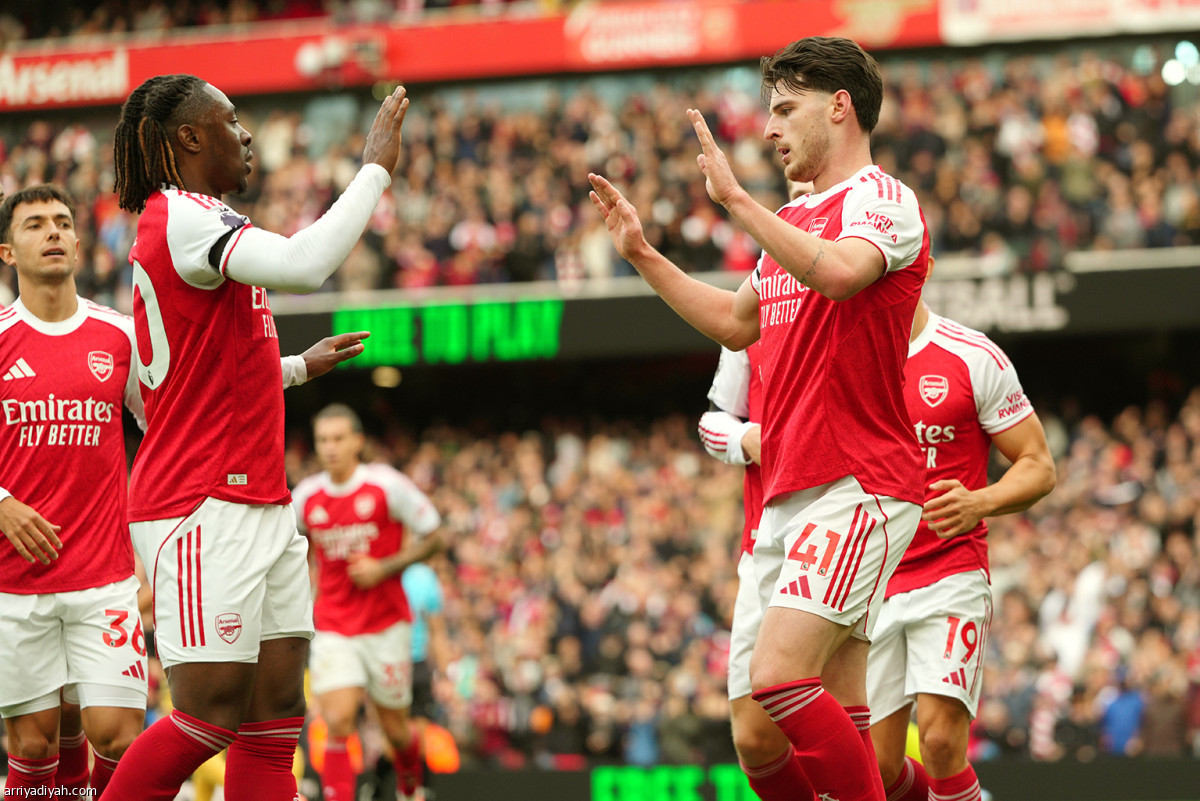 أرسنال يتصدر