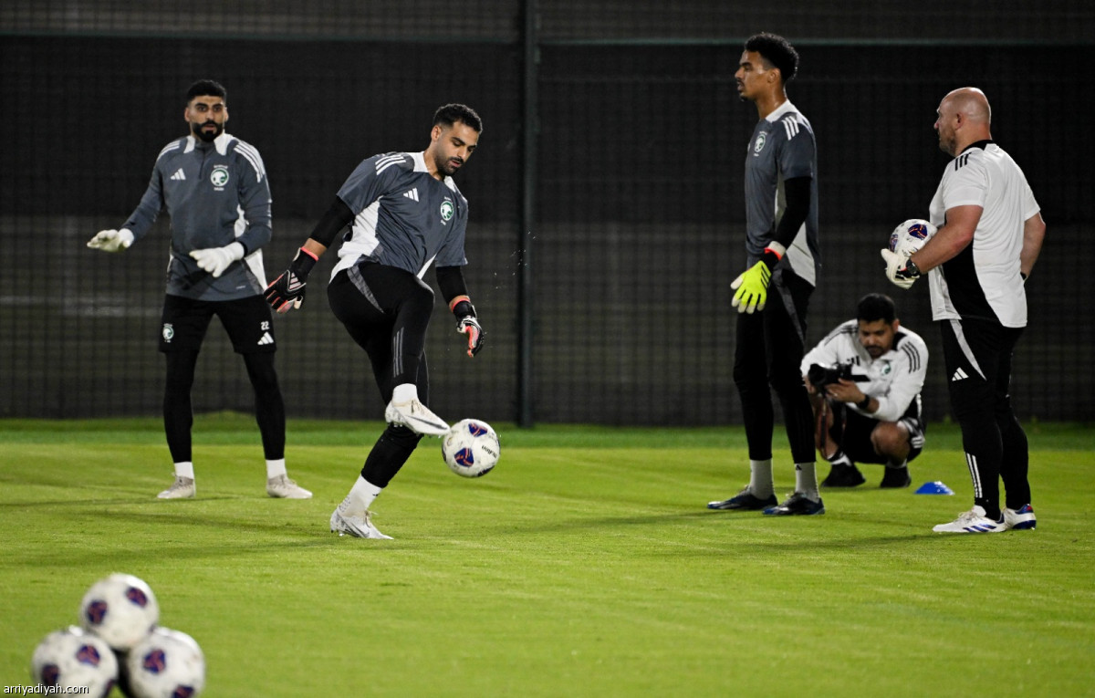 تأهب الصقور والكناغر