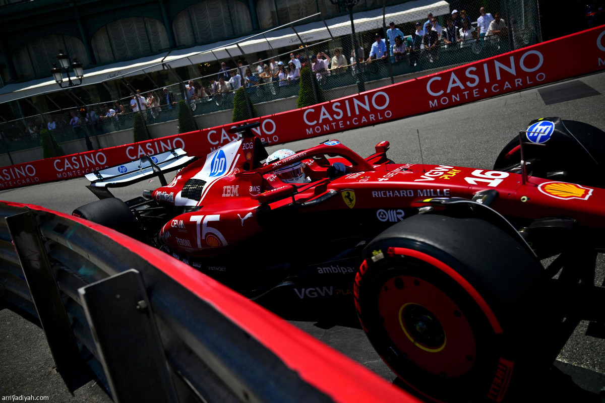 لوكلير يتصدر الثالثة