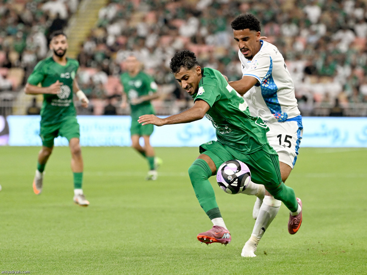 الأهلي يبدأ بفوز