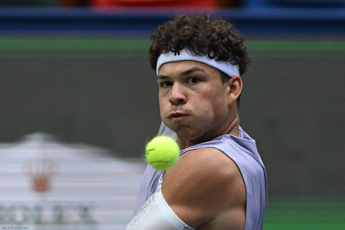 شيلتون يودع