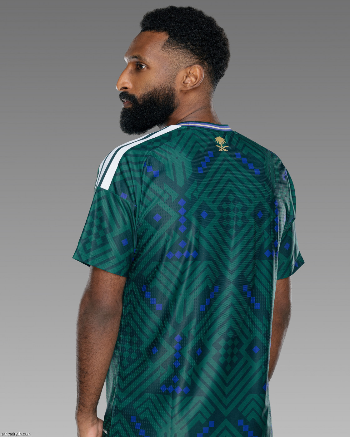 الأخضر.. قميص جديد