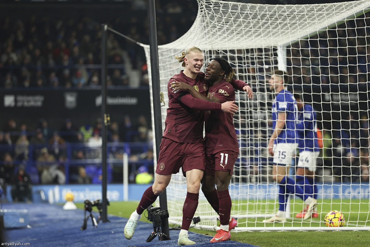 استعراض بسداسية