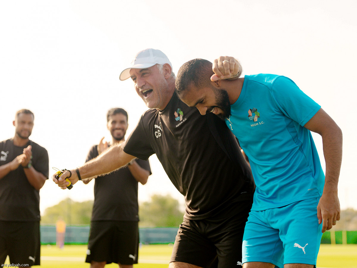 نيوم يحتفل بالبريك