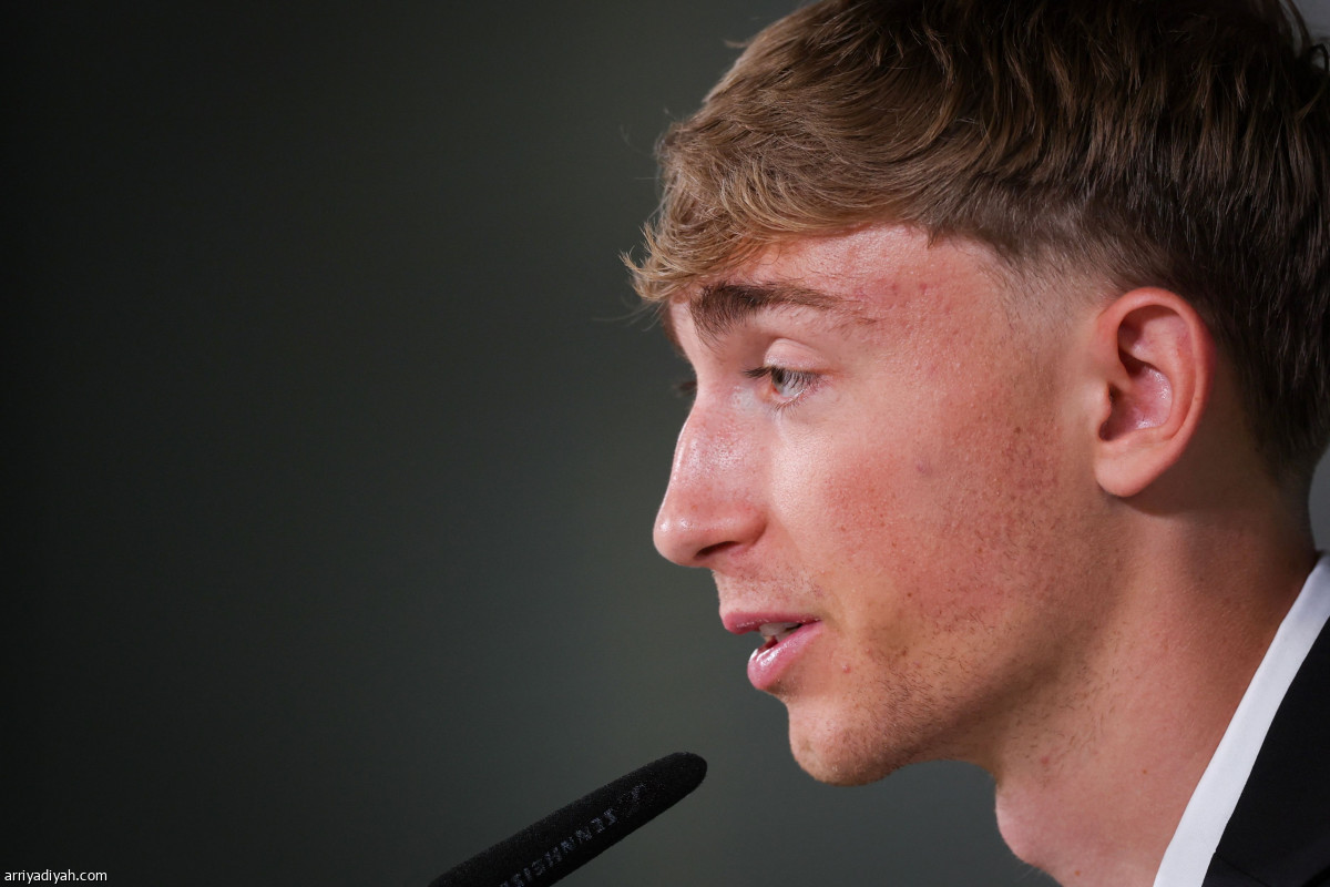 تقديم هويسين