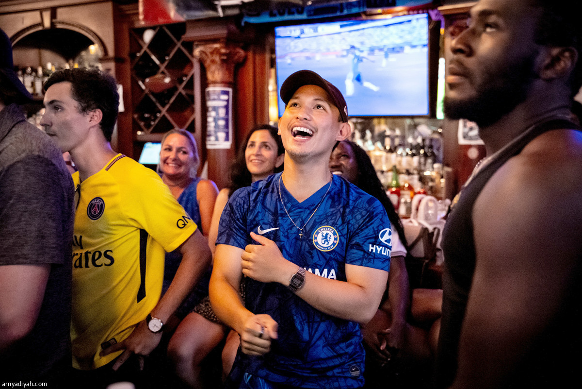 «البلوز» يحتفلون